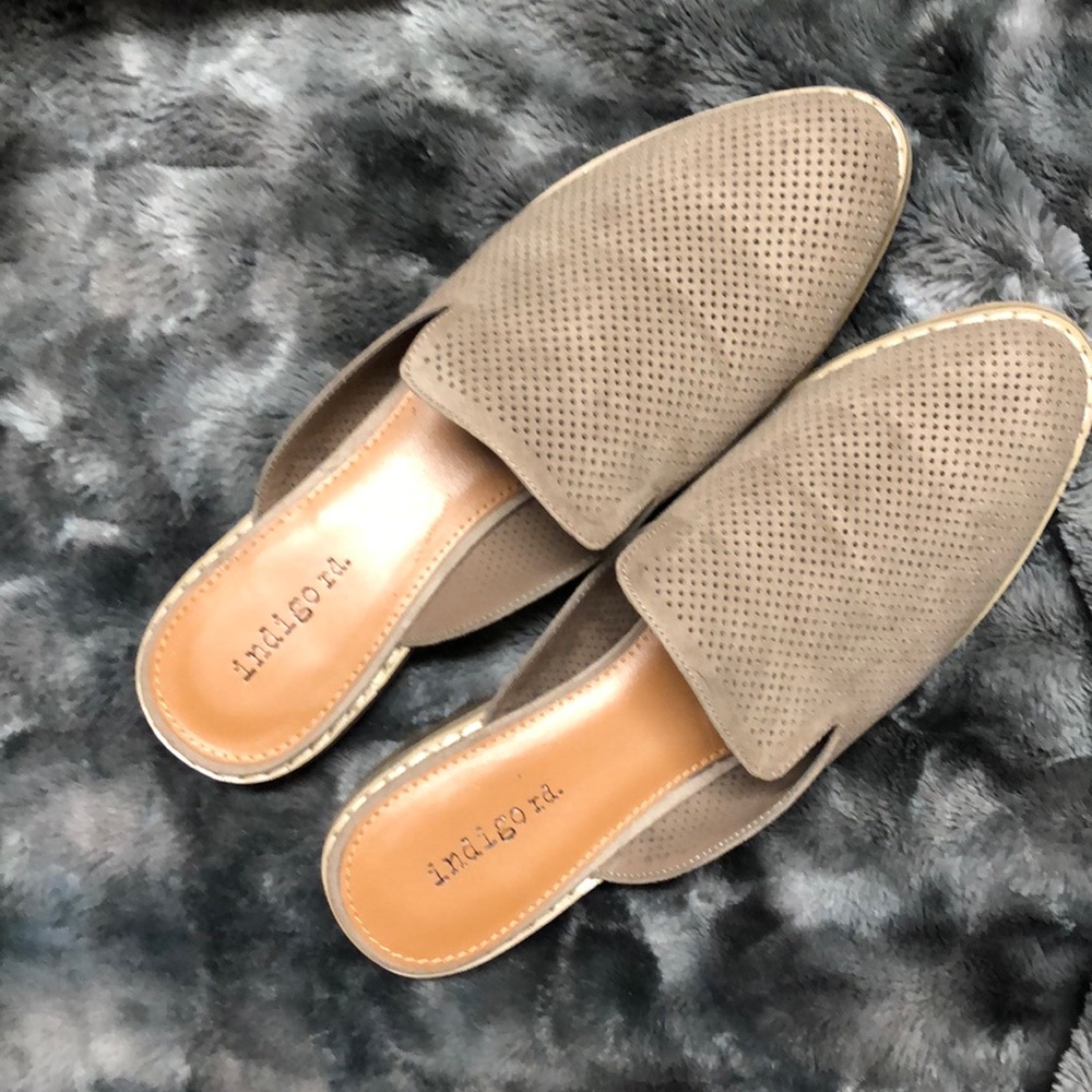 ALMOST NEW BROWN MULES